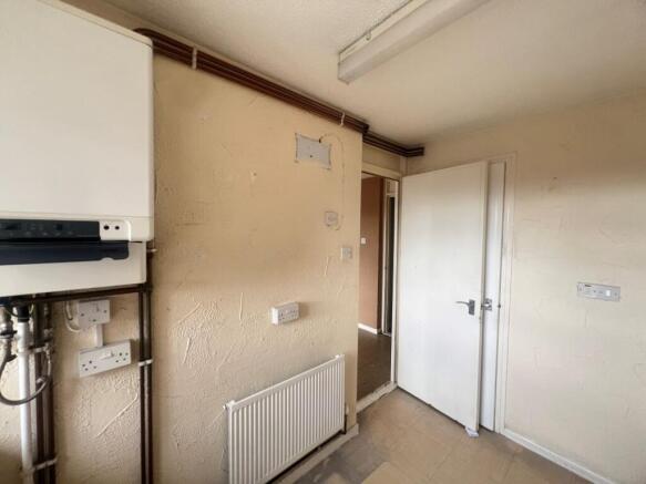 Flat 6 Thompson House, Ocker Hill Road, Tipton, DY4 0UR photo 4