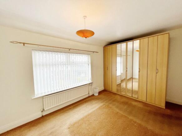 Bedroom 1 pic 2.jpg