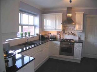 WELL FITTED KITCHEN