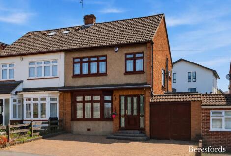 Sackville Crescent, Romford, RM3