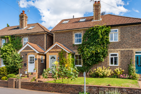 2 Lawson Terrace Barnett Lane, Wonersh, Guildford, GU5 0RY