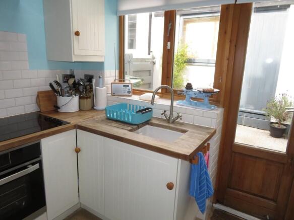Photo 11