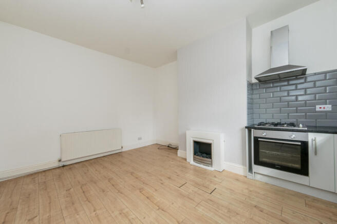 2 bed Town House to rent Image 4