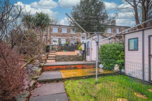 116, Halifax Road, Birchencliffe, Huddersfield HD3 3BS