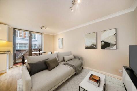 Bartholomew Close, Aldersgate Court