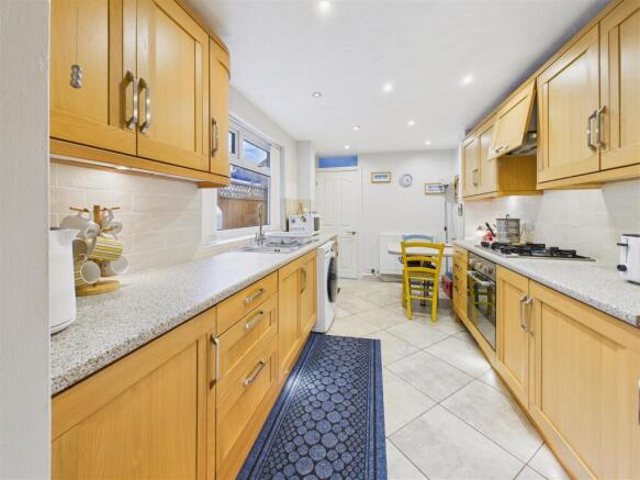 3 bed Terraced for sale Image 6