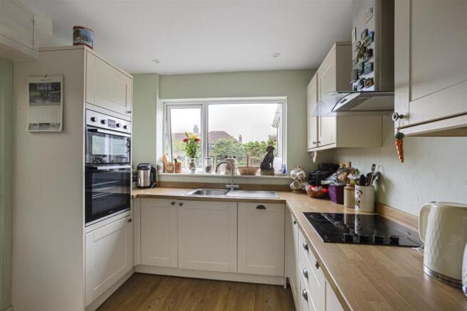 3 bed Semi-Detached for sale Image 8