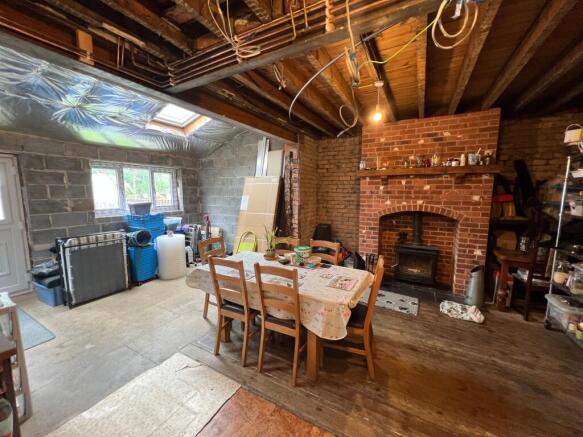 3 bed Semi-Detached for sale Image 4