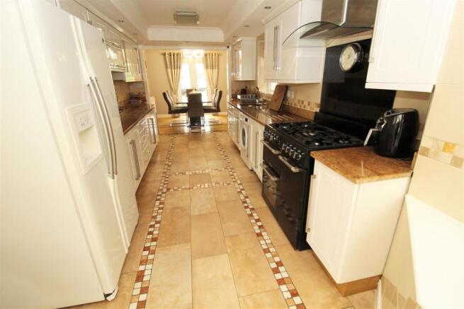 Kitchen3.JPG