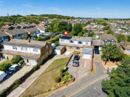 40, Oak Walk, Hockley SS5 5AR