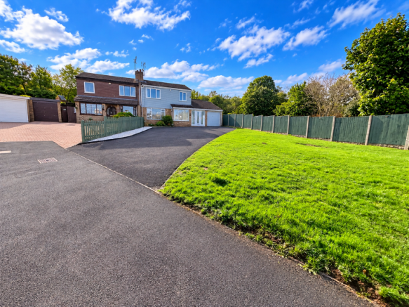 Fairway Drive, Rednal, Birmingham, B45 9QT photo 2