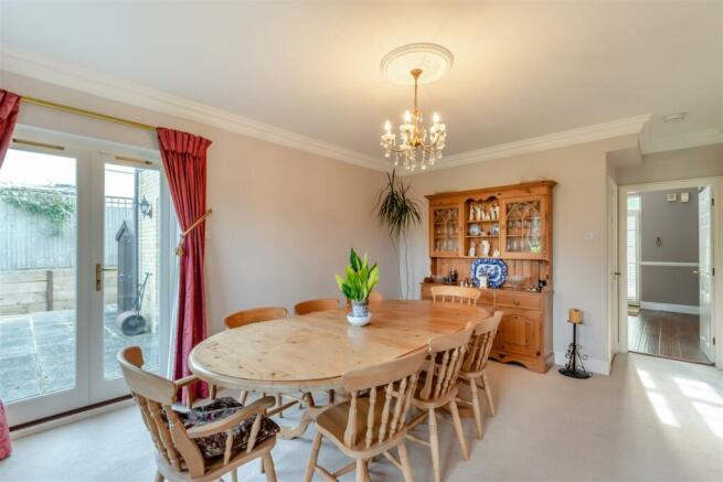 8559106-interior10.jpg