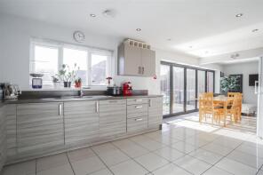 35, Spinners Drive, Manchester M28 3UB