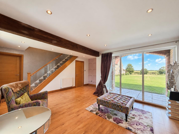 4 bed Barn Conversion for sale Image 8