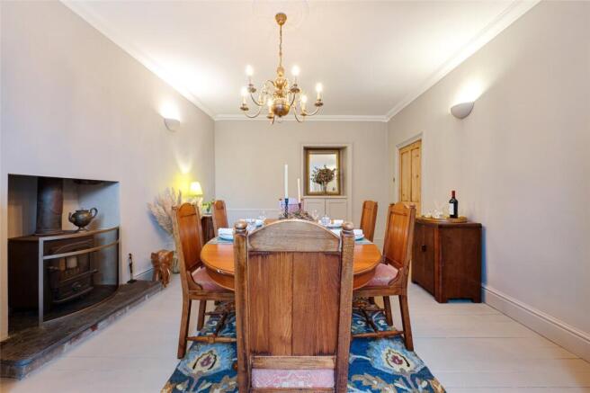5 bed Semi-Detached for sale Image 9