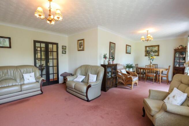 Lounge / Dining Room