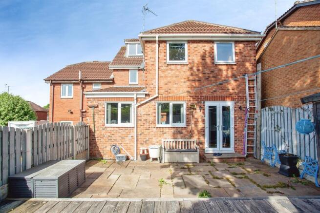 4 bed Semi-Detached for sale Image 4
