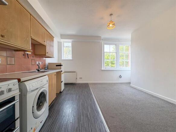 Lounge/Kitchen