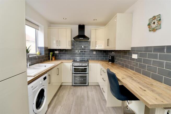 2 bed Bungalow for sale Image 4