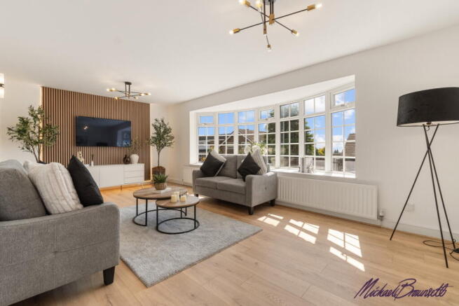 4 bed Detached for sale Image 9