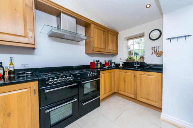 3 bed Semi-Detached for sale Image 10