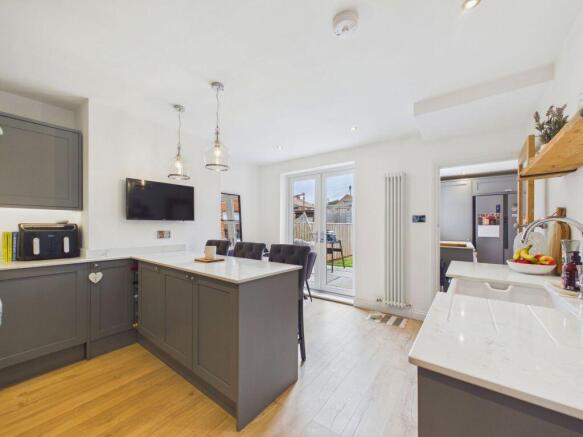 3 bed Semi-Detached for sale Image 5