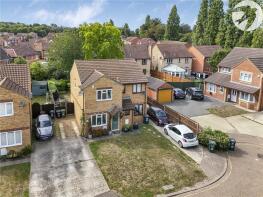 33, Sayer Close, Stone, Greenhithe DA9 9PZ