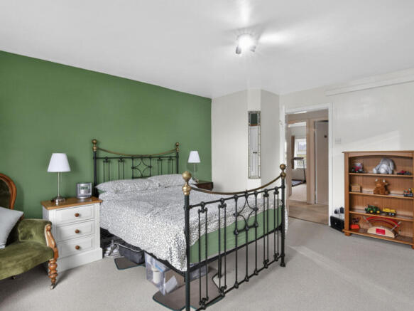 4 bed Terraced for sale Image 6