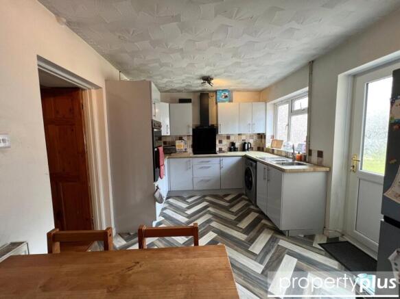 High Street, Mountain Ash, Rhondda Cynon Taff, CF45 photo 4
