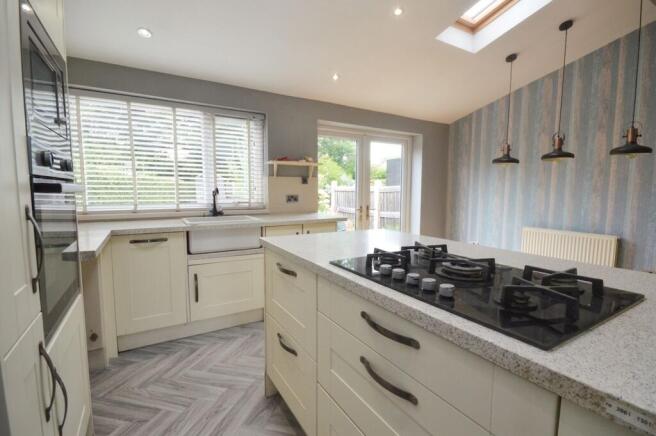 3 bed Semi-Detached for sale Image 4