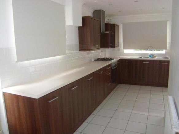 KITCHEN/BREAKFAST