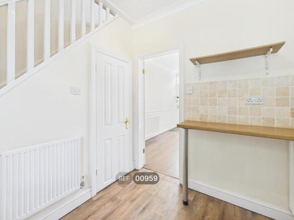 2 bed Terraced to rent Image 4