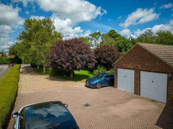 Garage & Driveway