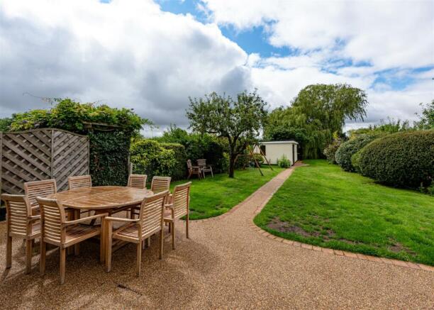 5 Dimmingsdale Road-gdn.jpg