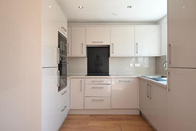 3 bed Semi-Detached to rent Image 4