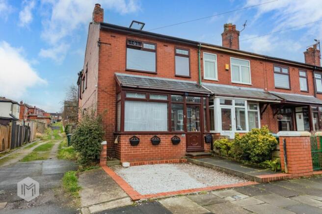 Birchfield Avenue, Bury, BL9 photo 2