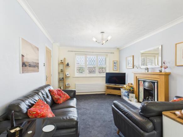 CAM03729G0-PR0133-STILL042