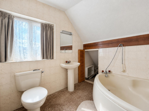 3 bed Detached for sale Image 7