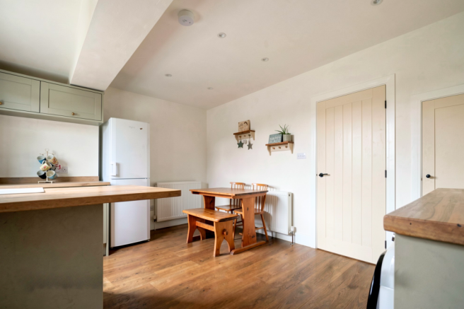 2 bed Semi-Detached for sale Image 8