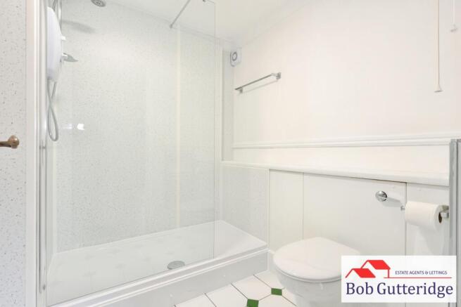 MODERN SHOWER ROOM