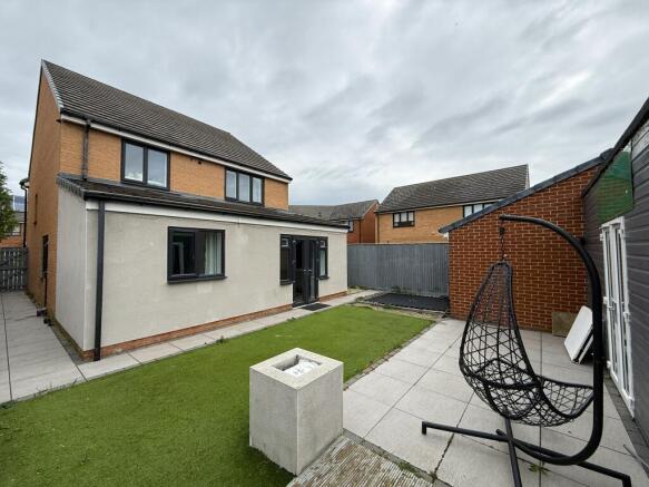 4 bed Detached for sale Image 4