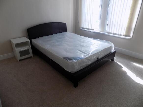 3 bed Terraced to rent Image 7