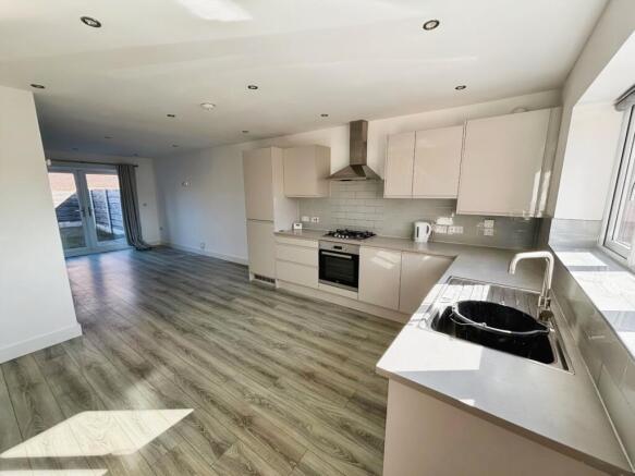 Kitchen/Lounge
