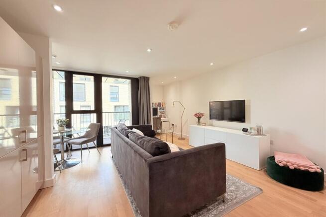 Eccles Court, Burgess Springs, Chelmsford, Essex, CM1 photo 2