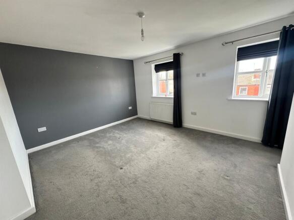 4 bed Town House for sale Image 5