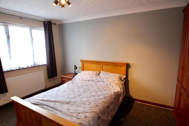 Bed 2.jpg