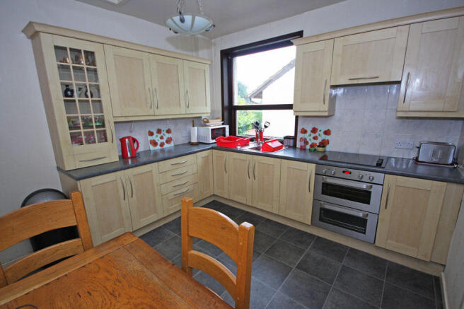 Kitchen/B'fast Room