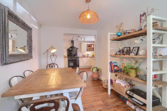 2 bed Detached for sale Image 4