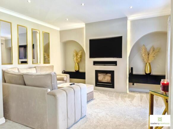 3 bed Semi-Detached for sale Image 6