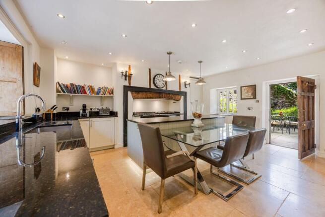 Kitchen to Courtyard